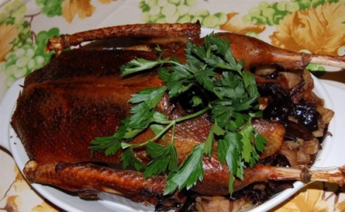 Как вкусно приготовить гуся: фаршируем, жарим, запекаем